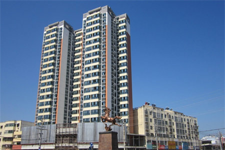 宝龙庄园带阁楼3室2厅1卫141㎡