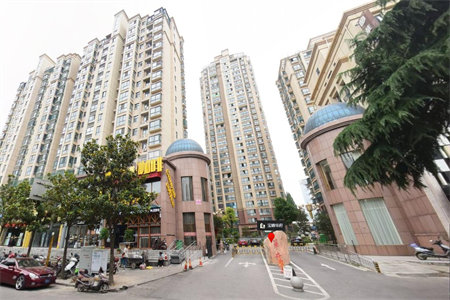 九鼎莲花大3居首付40%价，售楼处直售。